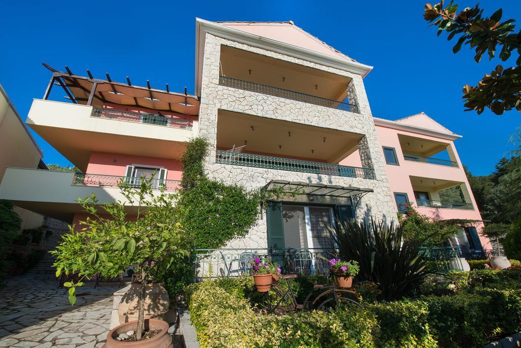Pirofani Villa Apartments Apolpaina ภายนอก รูปภาพ